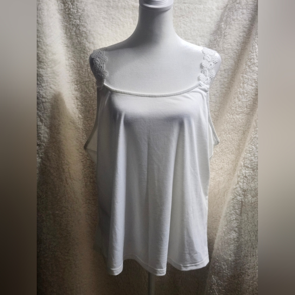 Made with ♡ Love Elegant White Lace Trim Sleepwear - Picture 2 of 4